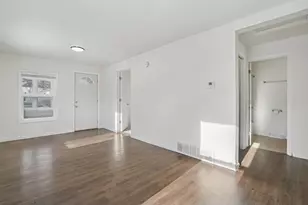 318 12th St N, Moorhead, MN 56560 - Photo 2