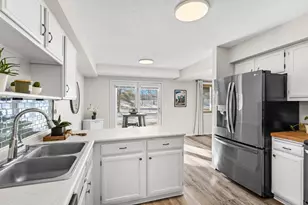 8527 W 97th St Cir, Bloomington, MN 55438 - Photo 10