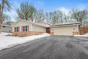 10316 Nesbitt Ave S, Bloomington, MN 55437 - Photo 2