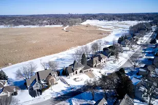 11472 Mt Curve Rd, Eden Prairie, MN 55347 - Photo 46