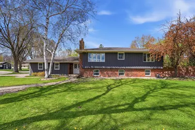 900 13th Avenue SW, Willmar, MN 56201 - Photo 2