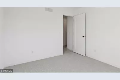 10157 Blackmoor Road, Woodbury, MN 55129 - Photo 16