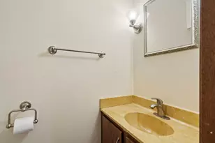 130 W 43rd St, Minneapolis, MN 55409 - Photo 16