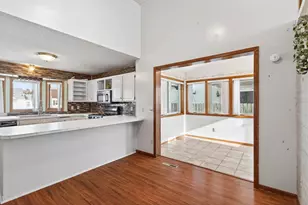 374 Rose Ave E, Saint Paul, MN 55130 - Photo 8