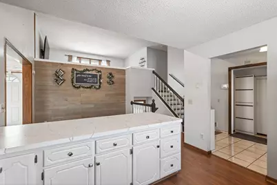 374 Rose Avenue E, Saint Paul, MN 55130 - Photo 14