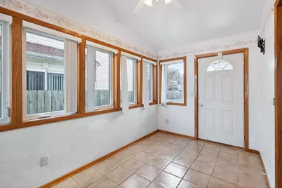 374 Rose Avenue E, Saint Paul, MN 55130 - Photo 10