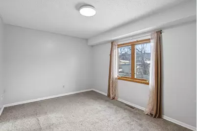 374 Rose Avenue E, Saint Paul, MN 55130 - Photo 16