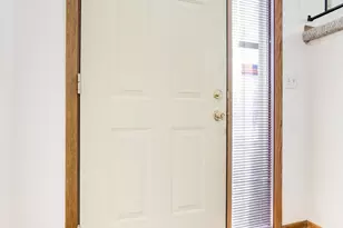 2504 Rose Ave E, Maplewood, MN 55119 - Photo 4