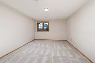 2449 Skyline Dr, Bloomington, MN 55425 - Photo 18