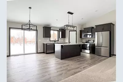 4605 8th Street NE, Saint Cloud, MN 56304 - Photo 2