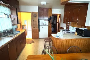 109 5th Ave SE, Roseau, MN 56751 - Photo 2