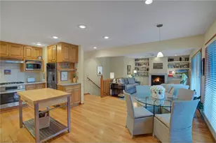 214 Broadway Ave N, Wayzata, MN 55391 - Photo 4