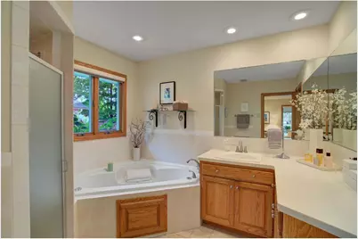 214 Broadway Avenue N, Wayzata, MN 55391 - Photo 6