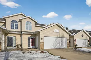 2796 Viola Heights Dr NE, Rochester, MN 55906 - Photo 2