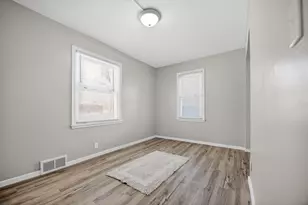 1095 Idaho Ave W, Saint Paul, MN 55117 - Photo 16