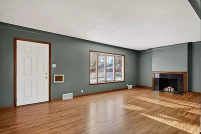 1095 Idaho Avenue W, Saint Paul, MN 55117 - Photo 6