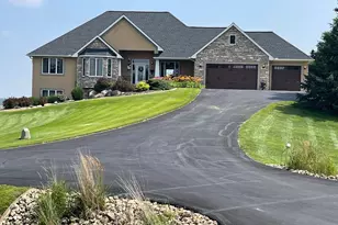 20837 Bentley Ct, Farmington, MN 55024 - Photo 4