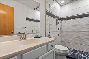 2039 Brittany Ct, Shakopee, MN 55379 - Photo 32