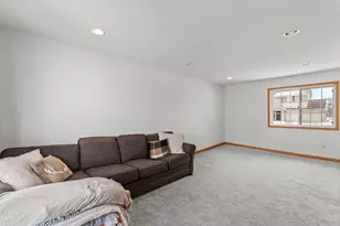 2039 Brittany Ct, Shakopee, MN 55379 - Photo 28