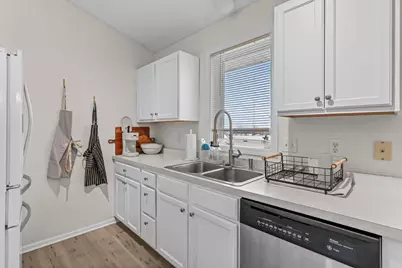 2039 Brittany Court, Shakopee, MN 55379 - Photo 12