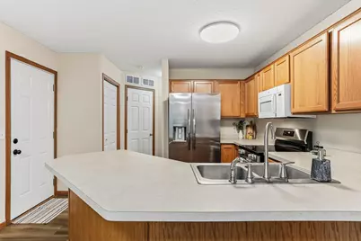 2453 Yellowstone Drive #114, Hastings, MN 55033 - Photo 8