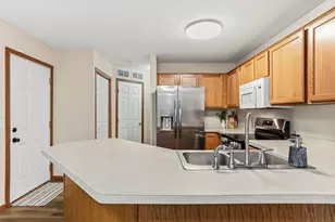 2453 Yellowstone Dr, Hastings, MN 55033 - Photo 8