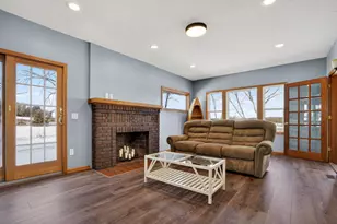 1048 45th St W, Northfield, MN 55057 - Photo 4