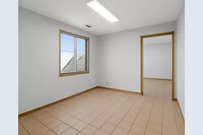 1053 Cromwell Avenue, Saint Paul, MN 55114 - Photo 16