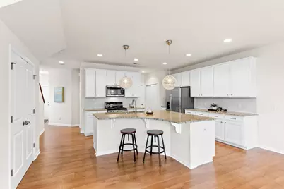 732 Wildflower Lane, Chanhassen, MN 55317 - Photo 12