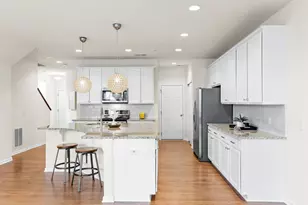 732 Wildflower Ln, Chanhassen, MN 55317 - Photo 14