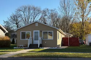 622 11th St N, Breckenridge, MN 56520 - Photo 1