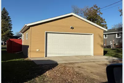 622 11th Street N, Breckenridge, MN 56520 - Photo 2