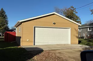 622 11th St N, Breckenridge, MN 56520 - Photo 2