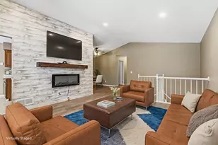 3737 Gershwin Ln N, Oakdale, MN 55128 - Photo 4