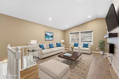 3737 Gershwin Lane N, Oakdale, MN 55128 - Photo 2