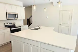 4747 Airlake Dr, Woodbury, MN 55129 - Photo 4