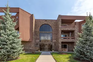 2210 Midland Grove Rd, Roseville, MN 55113 - Photo 2