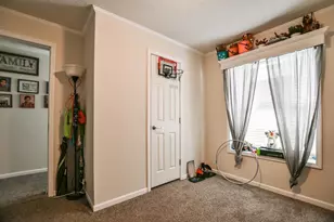 1374 Birchview Dr, Maplewood, MN 55119 - Photo 14