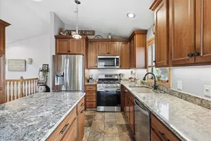 1533 Hallewood Blvd, New Richmond, WI 54017 - Photo 12