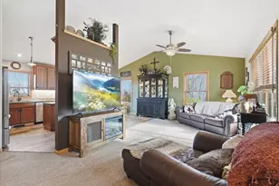 1533 Hallewood Blvd, New Richmond, WI 54017 - Photo 4