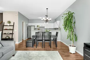 430 Willoughby Way W, Hopkins, MN 55305 - Photo 4