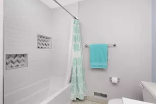 430 Willoughby Way W, Hopkins, MN 55305 - Photo 16