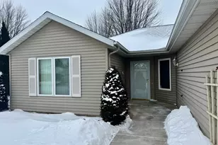 929 Willow View Cir, Waite Park, MN 56387 - Photo 2