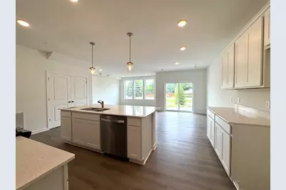 9252 Larimar Trail, Eden Prairie, MN 55347 - Photo 4