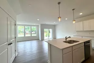 9252 Larimar Trl, Eden Prairie, MN 55347 - Photo 6