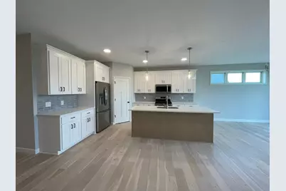 17939 Grantham Lane, Lakeville, MN 55044 - Photo 4