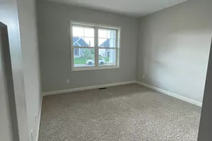 17939 Grantham Ln, Lakeville, MN 55044 - Photo 8