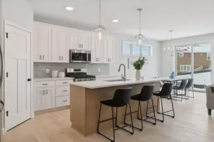 17939 Grantham Ln, Lakeville, MN 55044 - Photo 14