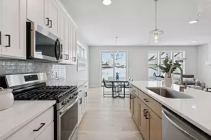 17939 Grantham Ln, Lakeville, MN 55044 - Photo 4