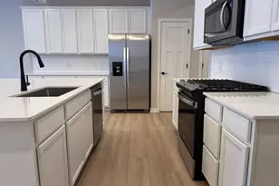 4749 Airlake Dr, Woodbury, MN 55129 - Photo 4